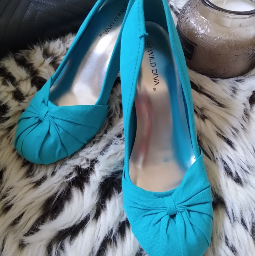 Wild Diva Round Toe Blue Heels